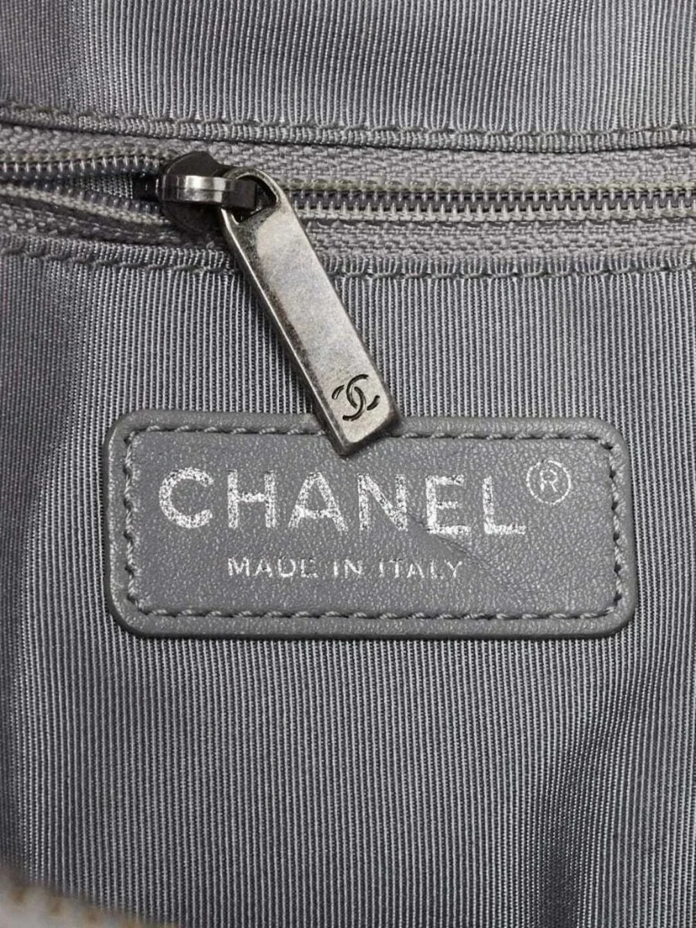 Chanel Metallic Burgundy Quilted Leather Large Boy Tote Bag - Picture 8 of 12